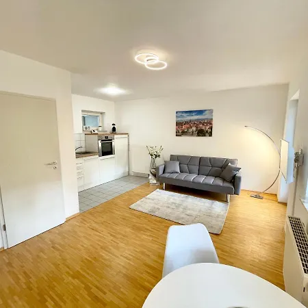 Ferienwohnung Blickfang: Modern Apartment in Erfurt's Old Town with Balcony Exterior photo